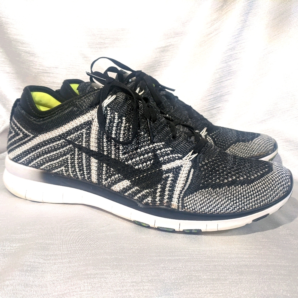 NIKE FREE 5.0 running sneakers. 8.5